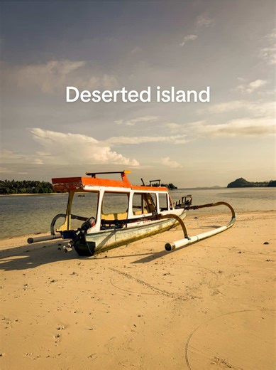 Stranded on a deserted island for 24 hours! #creatorsearchinsights #desertedisland #stranded #islandlife #issolatedisland @Jo🦚HanSen