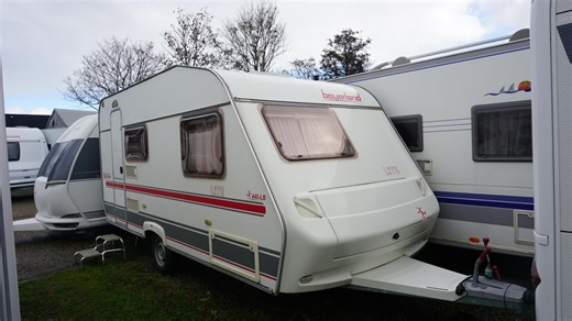 Beyerland Sprinter Lite 440 LB 2004 www.devriescaravans.nl | De Vries Caravans Heerhugowaard