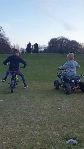 49cc bike vs 49cc quad!