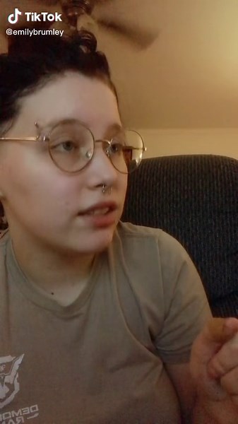 Emily Banks (@emilybanks160)’s videos with original sound - Snarky Nana