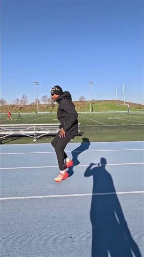 How to do high knee sprint drills correctly #trackandfield