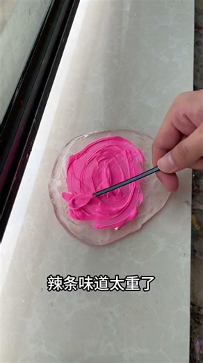 What's good to eat when sneaking snacks in class?