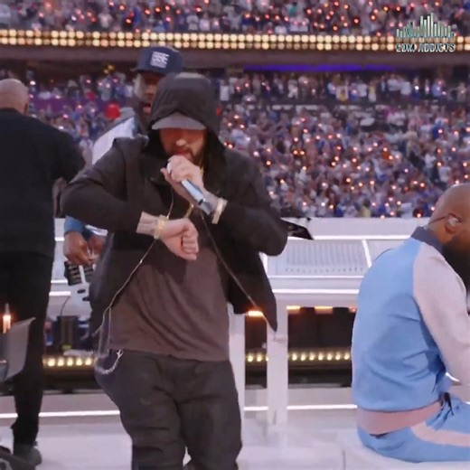 Halftime show Super Bowl ปีนี้อย่างงโหดดดด​ คิดถึง​สมัย​ก่อนเลยย​ Eminem, Dr Dre, Snoop Dogg ❤️❤️❤️ . . ติดตาม EDM Addicts ช่องทางอื่นๆ ได้ที่ IG : edmaddicts_th YouTube : EDM Addicts FB Eng : Edm Addicts English TikTok : @edmaddicts Line OpenChat : EDMaddicts #EDMAddicts | Edm Addicts