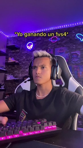 Winning a 1vs4: Gaming Setup in a Cool Ambiance