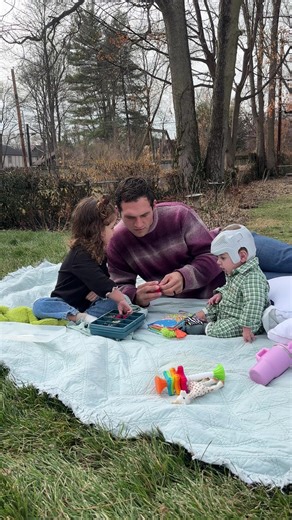 Christmas Picnic: Celebrate the Spirit of the Holidays