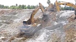 1.7M views · 1.1K shares | Amazing​ Operator Climbing Up Hill Excavator CAT320DL, CAT320CU 1080p | Excavator | Facebook