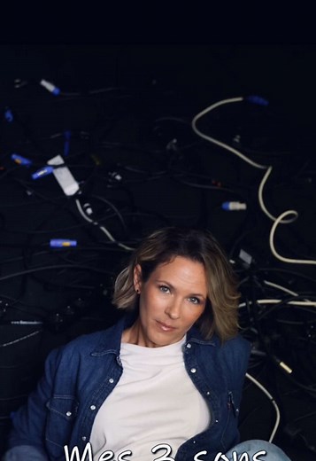 Coucou 🩷 Je vous partage les 3 chansons que j’écoute en ce moment ! Vous les connaissez ? @sombr @Miki @Justin Bieber Et vous c’est quoi votre top 3 ? #lorie #loriepester #chanson #hits #music