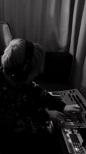 #electronicmusic #korg #minilogue #volca #volcasample #monotron