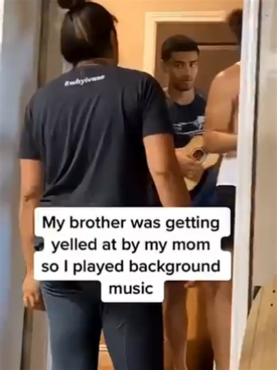 🧐 Gada be the youngest recording, the middle in trouble and the oldest playing 🤣 #parents #siblings #family #familytime #funny