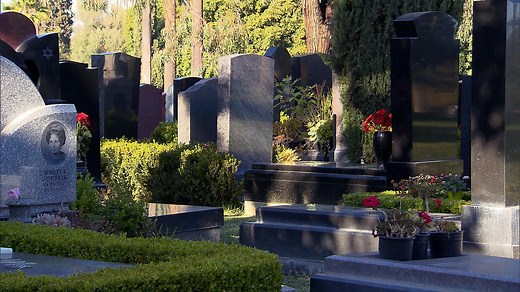 CBS News Sunday Morning:Real estate to die for