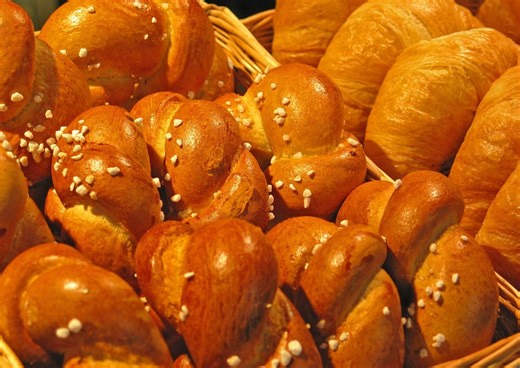 Recipe of the Day: Soft knotted bread rolls [Video]