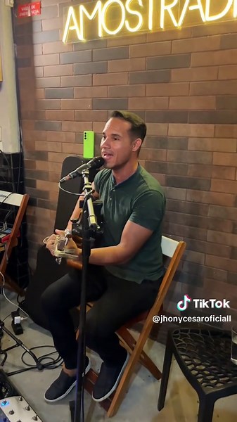 Goku e Goten: A Magia de Dragon Ball em Ação