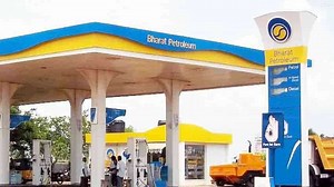 Bharat Petroleum अब नहीं रह जाएगी सरकारी कंपनी, पूरी तरह प्राइवेटाइजेशन का रास्ता साफ | Zee Business
