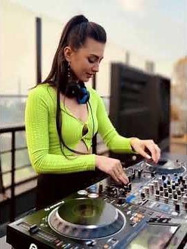Epic Outdoor DJ Set | Stunning Female DJ Mixing Live | High-Energy EDM Vibes