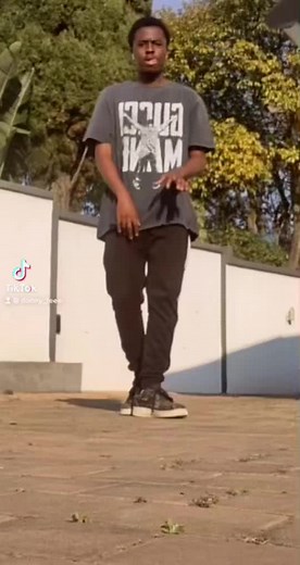 Captivating Freestyle Dance with Incredible Footwork