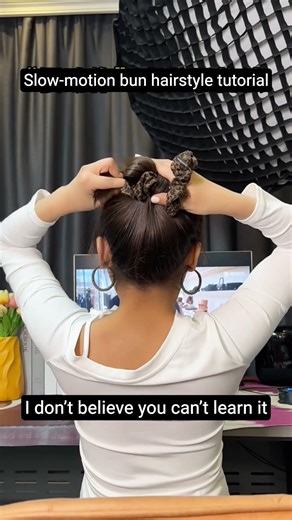 Slow-motion bun hairstyle tutorialI don’t believe you can’t learn it