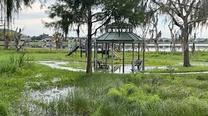 City of Apopka, Clear Lake Landings HOA battle over lake water levels
