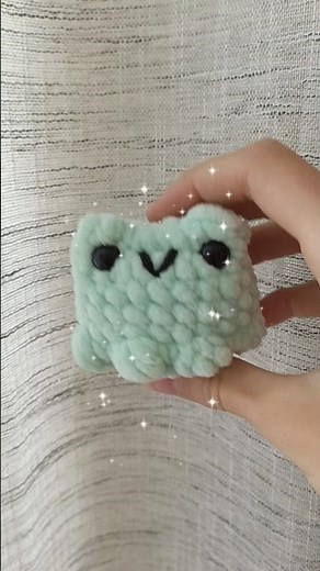 Let's turn this small chonky frog into a plush one!! I will have a tutorial and pattern out soon!