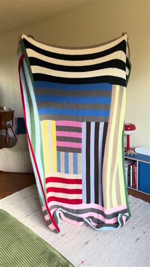 Colorful log cabin blanket (hand knitted)