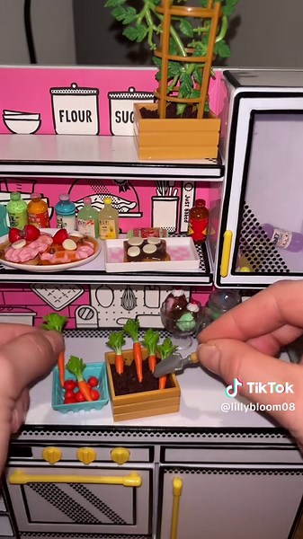 Mini vegetable garden 🪴 #mga #MGA #toys #diy #guess #unboxingvideo #miniverse #cutie #canada🇨🇦