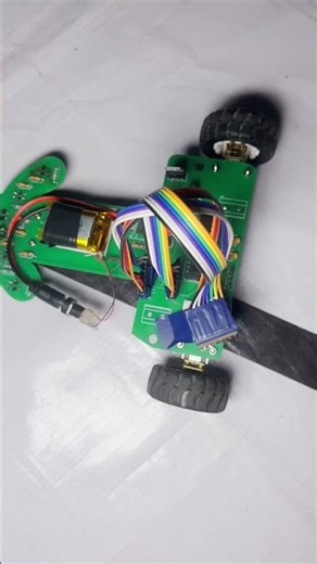 Line Following Robot_0.8m/sec_Circuit_Completion #arduino #arduinoproject #robot #diyrobotics