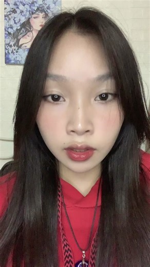 Tại sao Lens Nhà Ruby Eyes lại rẻ?