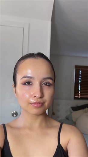 Episode 1 of me learning makeup 🤗🤗 Learning makeup one chaotic step at a time 😂 this foundation deserves an award 🏆✨ @Too Faced #makeupjourney #toofacedbornthisway #toofaced #foundation #makeup