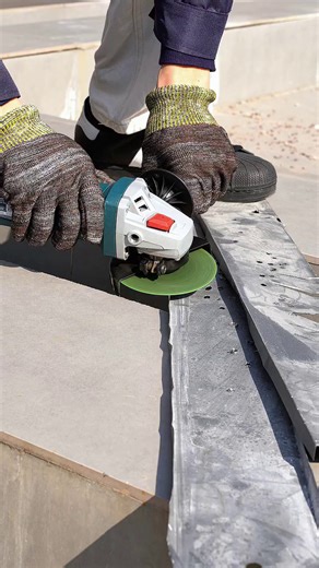 GWS700 博世小角磨机 超轻超静音