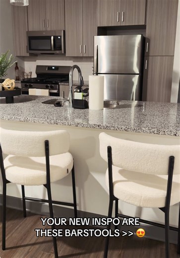 I love everything about these barstools 😍😍😍 , makes my place look so comfy #newapartment #decor #homedecor #furniture