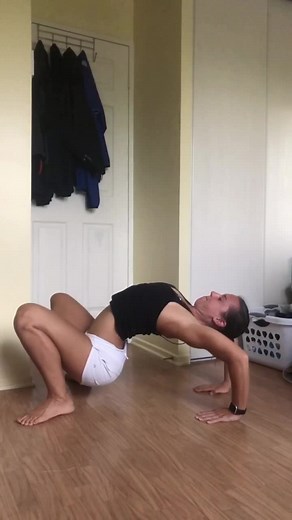 Pooping Bridge 💩😅 #gymnastics #fitness #poo