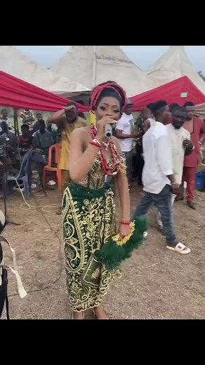 3.7K views · 74 reactions | Beautiful Bride singing on her Traditional Marriage Day #wedding #instafashion #viral #viralvideoreels #foryou #fypシ゚viralシ2023 | Gift Fashion conceptz | Facebook