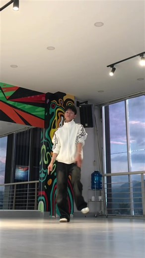 Mastering the Easy Dance by LE SSERAFIM