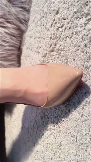 #asmr Foot & Heel Sounds 👠Tingles for Relaxation & Sleep #asmrshorts #fabricsounds #footsounds