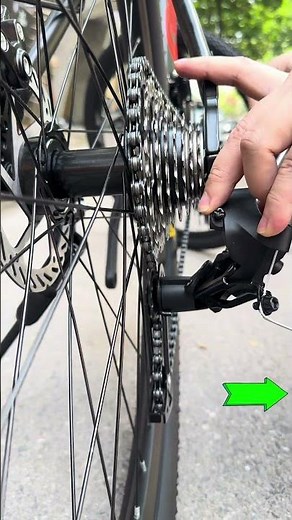 How to adjust a chain that has slipped off a bicycle sprocket #cyclingtips #bicycle #tips