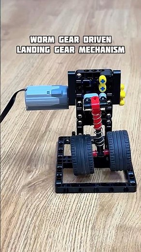 Worm Gear Driven Landing Gear Mechanism #lego #legotechnic #mechanism #creative #mechanical