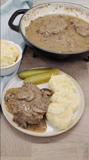 Soczysta Karkówka w Kremowym Sosie Pieczarkowym. Prosta do Zrobienia i Bardzo Smaczna.