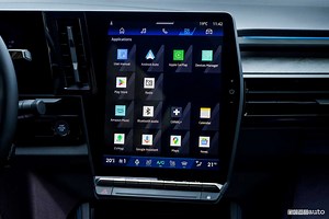 Sistema multimediale Renault OpenR Link, l'infotainment evoluto con Google integrato