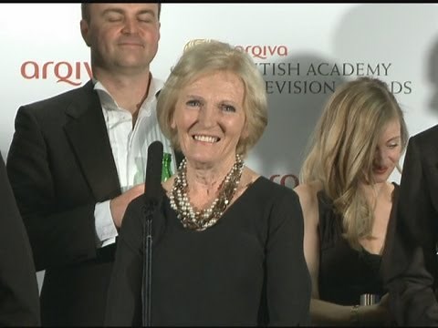 Mary Berry gives tips on how to bake the perfect Jubilee cake