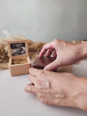 Personalized Music Box in Maple and Walnut, Custom Engraved Wood Music Box, Couple Anniversary Gifts [WW] - Etsy