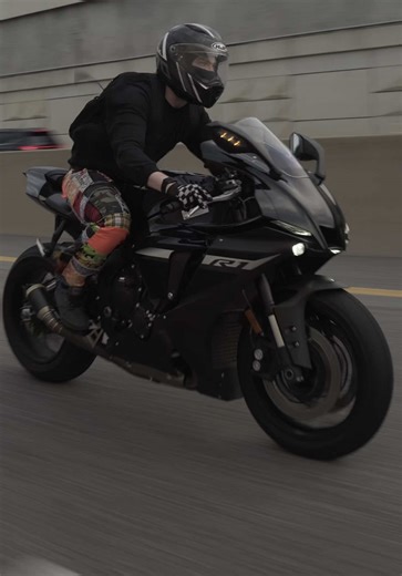 It’s ok bro❗️🫶 • • • ➖➖➖➖➖➖➖➖➖➖➖ Follow For Daily Content @say.yzf ➖➖➖➖➖➖➖➖➖➖➖ Tags🏷️: #2023zx10r #sendit #kawasaki #2024R1 #BikeLife