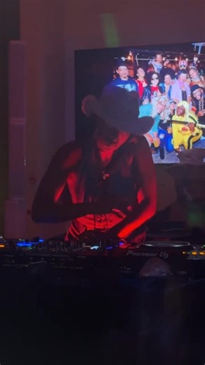 Thank you Vaughn Wilson for catching one of my favorite transitions from Becky Nuñez’s party 🙏🏾 What did y’all think? ☺️ | Bridget Kyeremateng