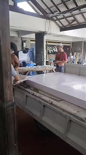 APLIKASI PVC Foam Board – Home Furnishing, kitchen or bathroom cabinet, desk chair, cupboard, wardrobe indoor & outdoor decoration, Photo frame, album stand, wall panel, partition advertisement board, sign board, display, exhibition boards. KEUNGGULAN PVC FOAM BOARD : Tahan Air Tahan Cuaca Tahan Sinar UV Padat dan Ringan Anti Rayap Tidak Lapuk Kedap Suara Tahan Bocor Permukaan Halus Tahan Panas Mudah Dibentuk Ramah Lingkungan