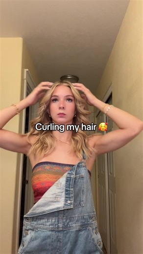 Curling iron linked in my showcase☺️☺️ might do regular tutorial laterrr #hairtok #hair #curling #curlinghairtutorial