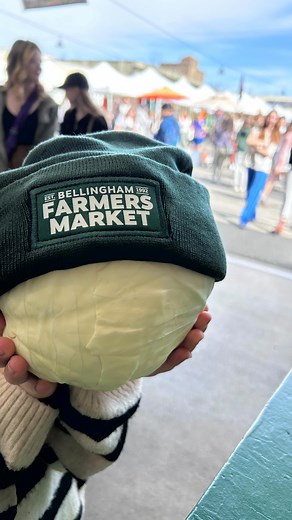 Some lovely moments from our opening day last Saturday!✨💖 We are so excited for the return of the regular season and cannot wait to see everyone for all the coming Saturdays this year!!! Thank you so much to our vendors, volunteers, staff AND CUSTOMERS for making this such a special event and such an amazing market. SEE YOU THIS SATURDAY 🥳🥳🫶🫶 @eatlocalfirstnw @eatlocalfirst @downtownbham #bellinghamfarmersmarket #shoplocal #farmersmarket #bellinghamwashington🍀 #bestproduce #bellinghamexper