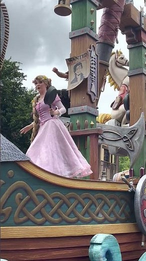 Rapunzel - Tangled float in Festival of Fantasy Parade | Magic Kingdom Parade Disney World #shorts