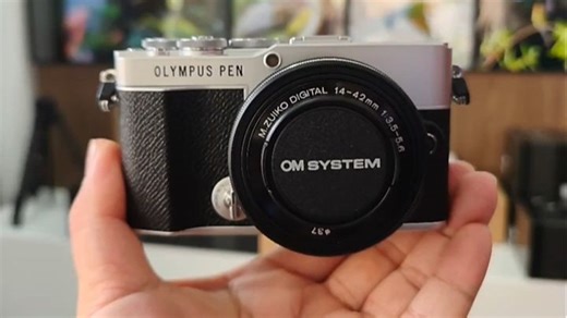 奥林巴斯EP7双镜银套机，色彩还原真实，适合旅行拍照，轻便好用，日常记录超满意。