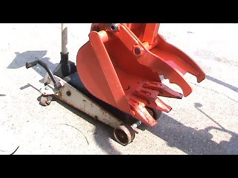 Kubota Thumb Installation