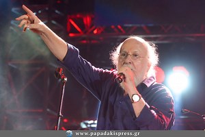 Διονύσης Σαββόπουλος: Τα 10 τραγούδια που όλοι έχουμε «ψιθυρίσει» | Το Κουτί της Πανδώρας