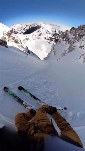 Jim Ryan putting down the world record time down Central Couloir 🤯🤯🤯 A 1,500 foot vertical drop with an average of 55° and ~35’ exit air, Central is a true Jackson Hole classic. And Jimmy skied it in 20 seconds 😳 #jacksonhole #jacksonhole60 #classic | Jackson Hole Mountain Resort