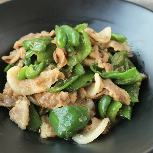 豚肩ロースとピーマンの炒め物 作り方・レシピ | クラシル